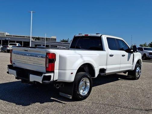 White Metallic 2026 Ford F-450 Platinum