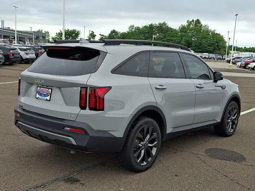 Wolf Gray 2023 Kia Sorento X-Line EX