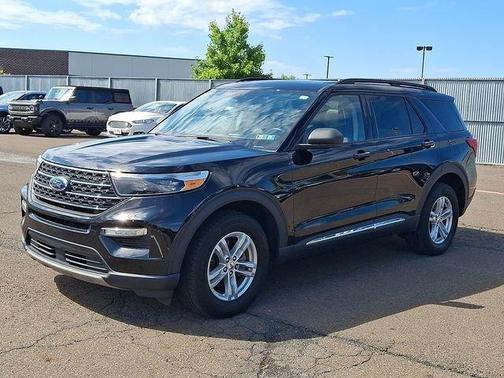 Black Metallic 2023 Ford Explorer XLT
