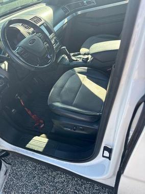 White Platinum 2017 Ford Explorer XLT