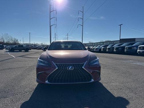 2022 Lexus ES 300h Ultra Luxury