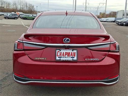 2022 Lexus ES 300h Ultra Luxury