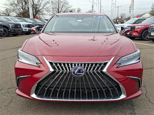 2022 Lexus ES 300h Ultra Luxury