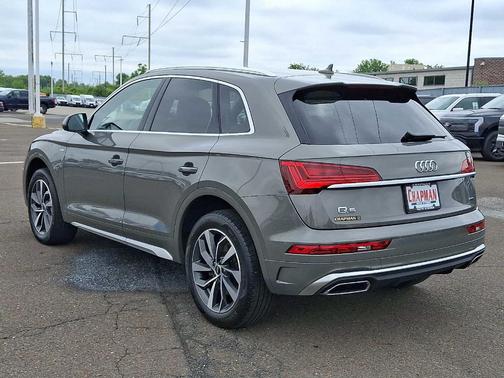 2023 Audi Q5 45 S line quattro Premium