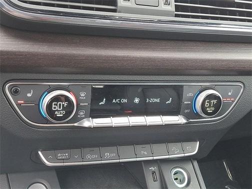 2023 Audi Q5 45 S line quattro Premium