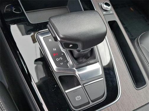 2023 Audi Q5 45 S line quattro Premium