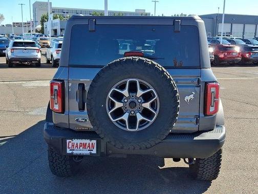 Gray Metallic 2024 Ford Bronco Badlands