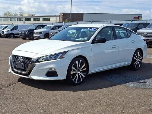 2022 Nissan Altima 2.5 SR