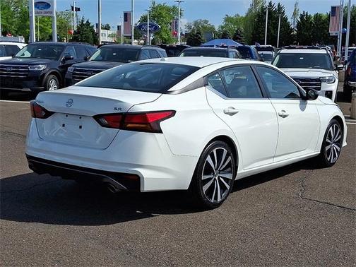 2022 Nissan Altima 2.5 SR