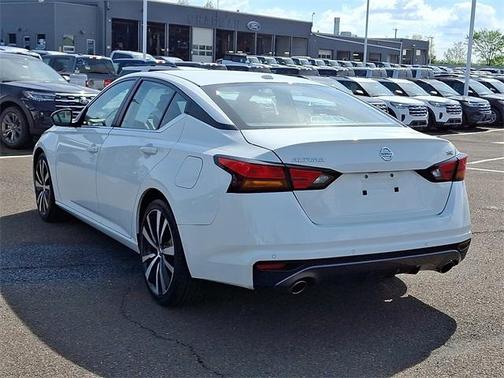 2022 Nissan Altima 2.5 SR