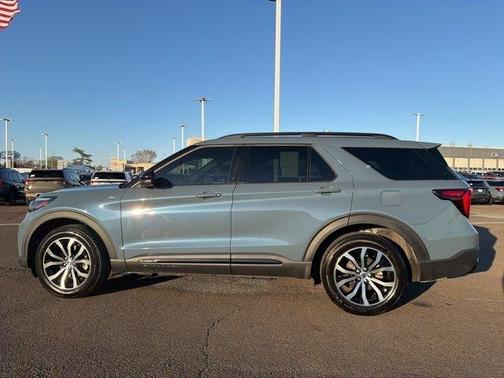 Vapor Blue 2025 Ford Explorer ST-Line