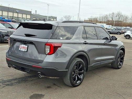 2024 Ford Explorer ST-Line