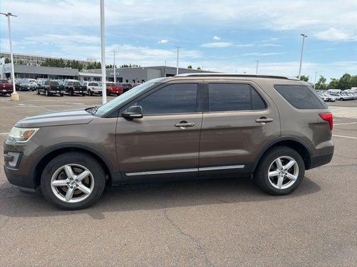 Caribou Metallic 2016 Ford Explorer XLT