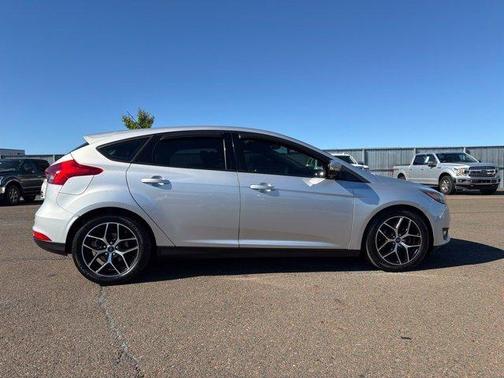 Ingot Silver Metallic 2018 Ford Focus SEL