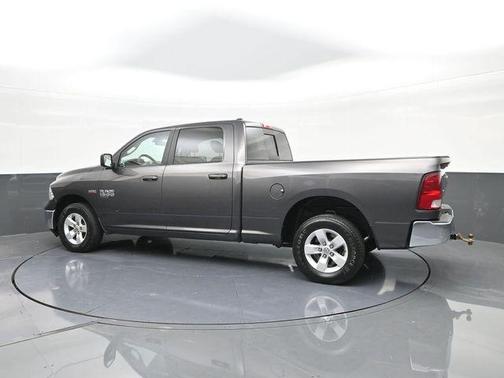 Granite Crystal Metallic Clearcoat 2019 RAM 1500 SLT