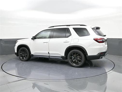 2025 Honda Pilot Touring 8-Passenger