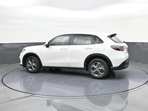 Platinum White Pearl 2026 Honda HR-V LX
