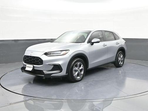 Platinum White Pearl 2026 Honda HR-V LX