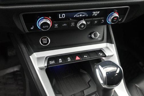 Glacier White Metallic 2024 Audi Q3 Premium Plus 40 TFSI quattro Tiptronic