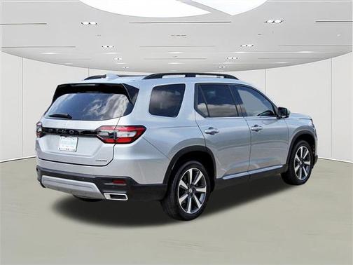 2023 Honda Pilot Touring 8-Passenger