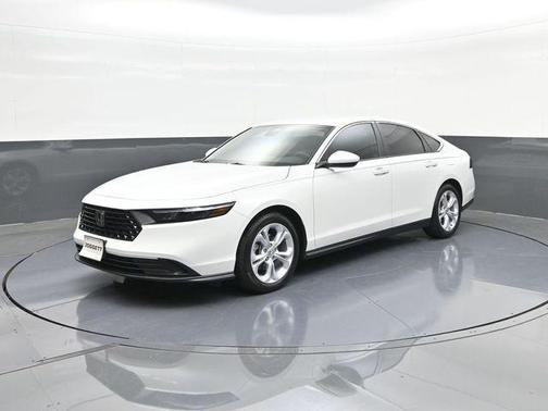 Platinum White Pearl 2025 Honda Accord LX 1.5T