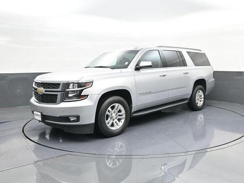 Silver Ice Metallic 2019 Chevrolet Suburban LT