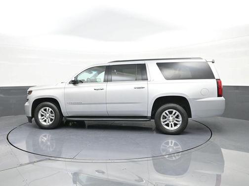 Silver Ice Metallic 2019 Chevrolet Suburban LT
