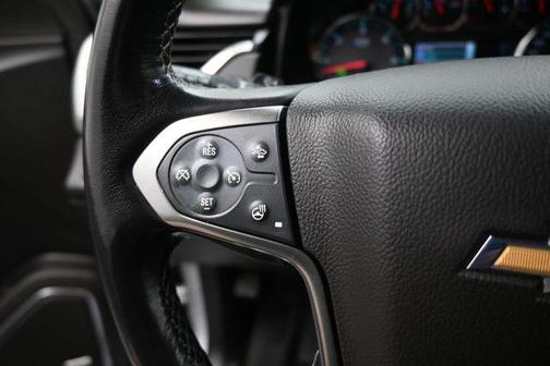 Silver Ice Metallic 2019 Chevrolet Suburban LT