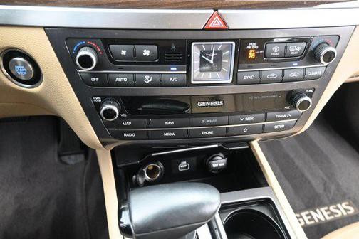 Victoria Black 2019 Genesis G80 3.8