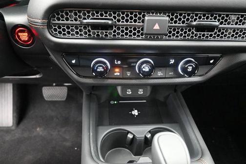 Platinum White Pearl 2027 Honda HR-V Sport