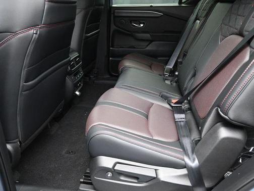 Sonic Gray Pearl 2026 Honda Pilot Black Edition