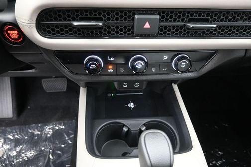 Platinum White Pearl 2027 Honda HR-V LX