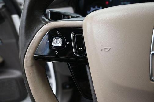 PRISTINE WHITE MET TRI-COAT 2020 Lincoln Corsair Standard