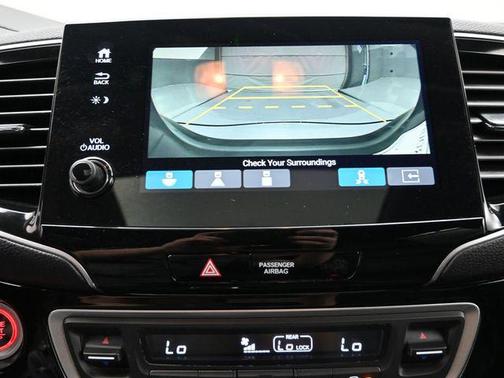 Crystal Black Pearl 2021 Honda Pilot Touring 8-Passenger