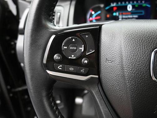 Crystal Black Pearl 2021 Honda Pilot Touring 8-Passenger