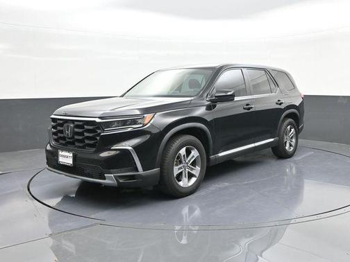 Sonic Gray Pearl 2023 Honda Pilot 2WD EX-L 7 Passenger
