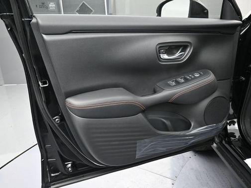 Crystal Black Pearl 2026 Honda HR-V AWD Sport
