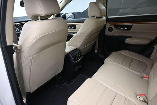 Platinum White Pearl 2019 Honda CR-V Touring