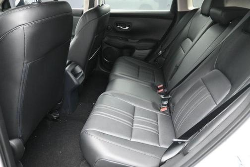 Platinum White Pearl 2027 Honda HR-V EX-L