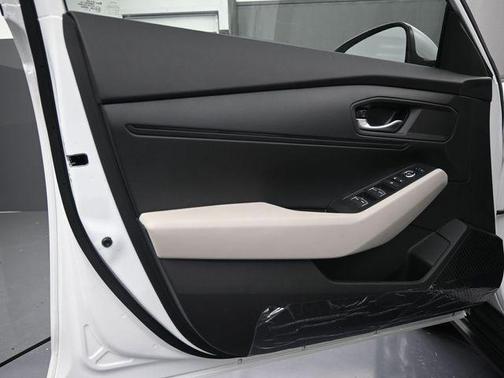 Platinum White Pearl 2025 Honda Accord LX 1.5T