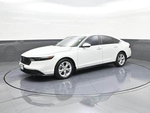 Platinum White Pearl 2024 Honda Accord LX 1.5T