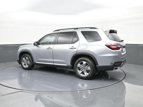 Solar Silver Metallic 2026 Honda Pilot EX-L
