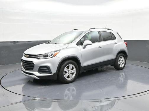 Silver Ice Metallic 2017 Chevrolet Trax LT