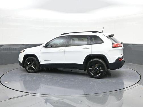 Bright White Clearcoat 2018 Jeep Cherokee Limited