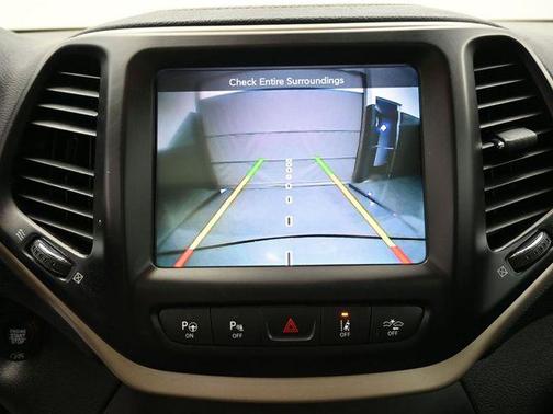 Bright White Clearcoat 2018 Jeep Cherokee Limited