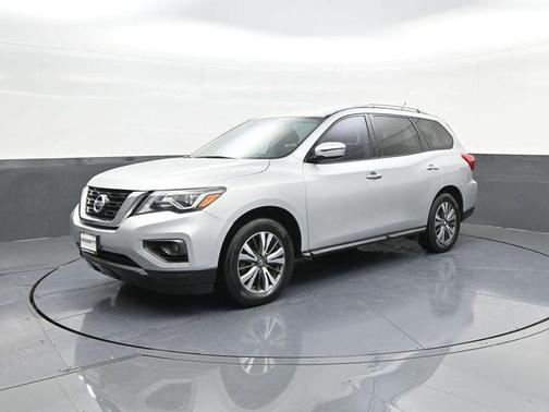 Brilliant Silver Metallic 2017 Nissan Pathfinder SV