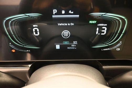 Snow White Pearl 2024 Kia Niro Touring