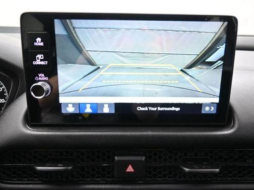 Platinum White Pearl 2026 Honda HR-V LX