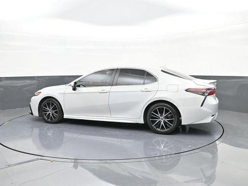 Ice Edge 2023 Toyota Camry SE