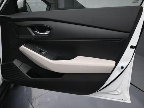 Platinum White Pearl 2025 Honda Accord LX 1.5T